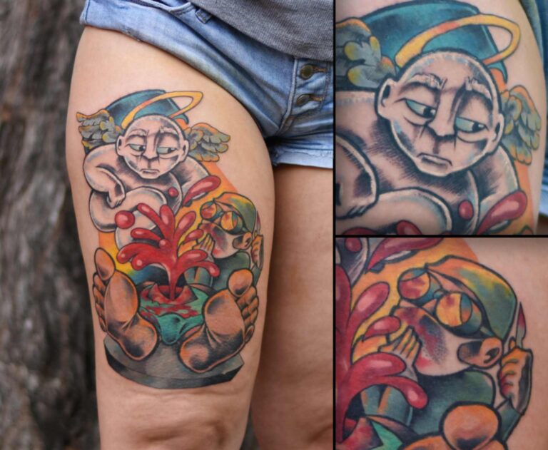 barevné tetování na stehno - doktor při operaci v tetovacím studiu Blansko